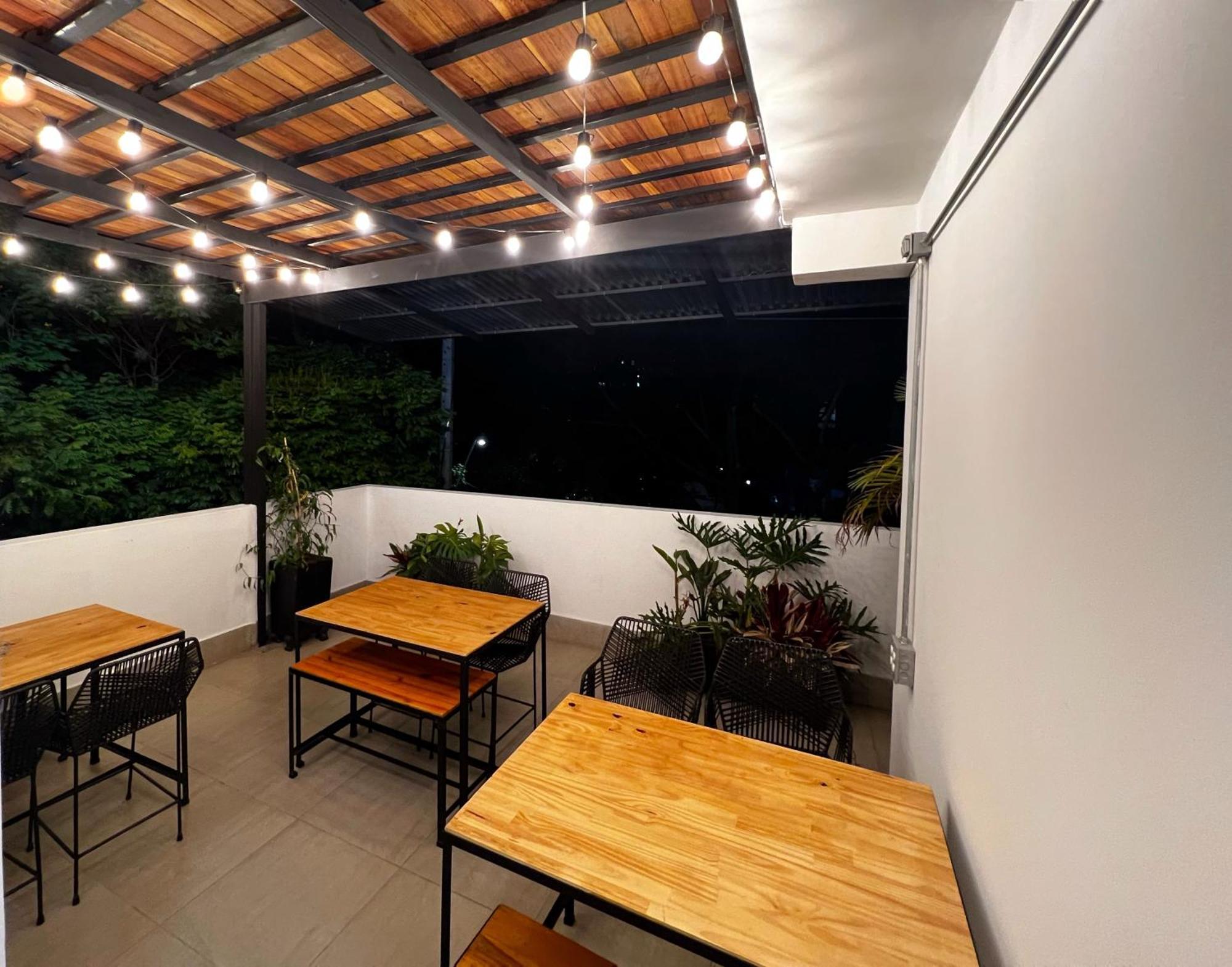 Casa Hotel Los Laureles Medellín Exterior foto